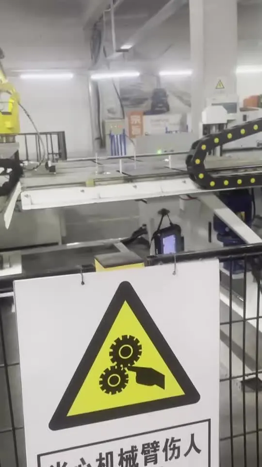 Automated cutting machine used for backpack panels
